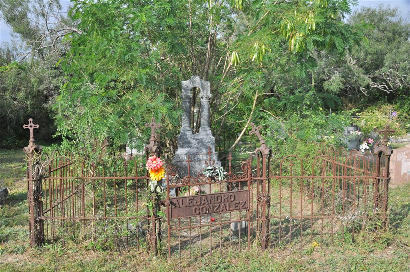 Palito Blanco Texas Cemetery  - Gonzalez gravesite