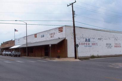 Poteet TX Closed Store and ghost signs