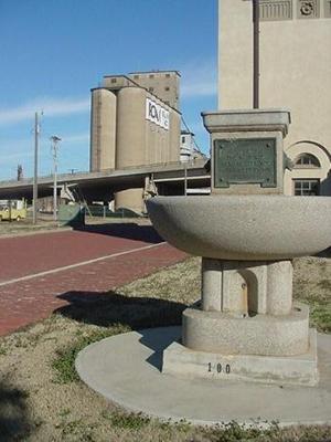 Chickasha, Oklahoma watering fountain for animals