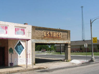 Coolidge, Texas old gas station