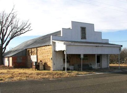 Closed store in Doole Texas