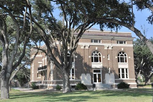 Falfurrias Texas - Brooks County courthouse