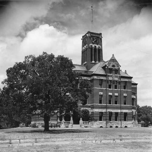 Giddings, Texas -  Lee County Courthous old photo