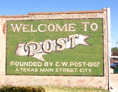 Post Texas welcome sign - painted wall mural