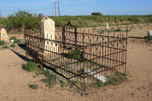 Toyah Texas cemetery tombstone