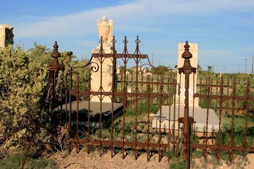 Toyah Texas cemetery family plot