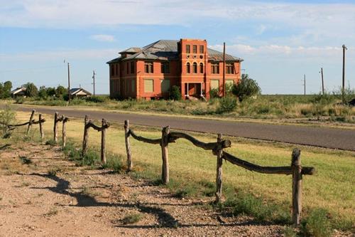 Toyah Texas road to Schoolhouse