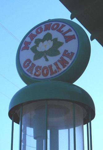 Restores Magnolia gas pump, Vega Texas