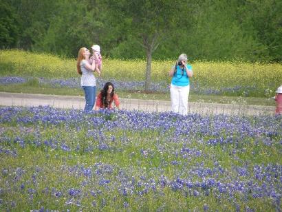 Washington County Texas -  Women and bluebonnets