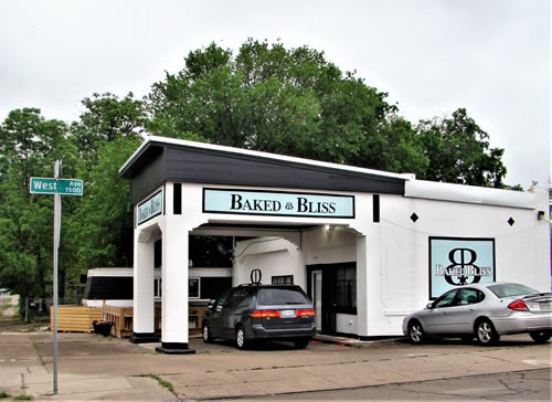 Waco TX - Gas Station Bake Shop, 15th and West Street