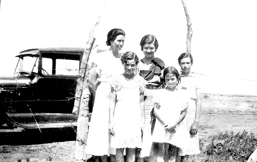 Gray Mule, aka Edgin, TX -  1930s family with car  