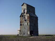 grain elevator in Laketon, Texas