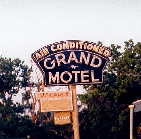Edna Texas - Grand Motel Old Neon