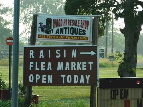 Raisin Tx - Flea Market Open Sign 