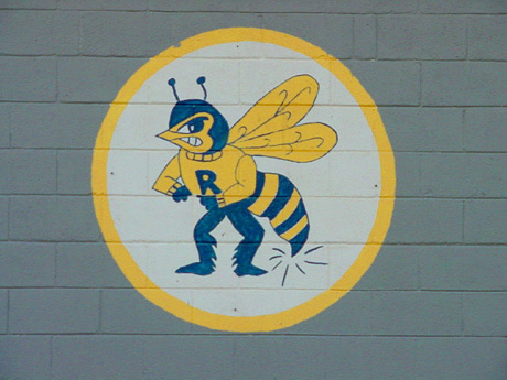 Ricardo, Texas - bee mascot