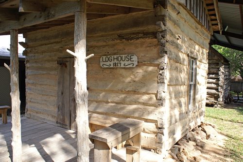 TX - Tomball Museum, 1857 Loghouse