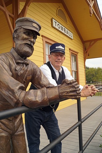 TX Tomball  depot,  statue & John Lockwood