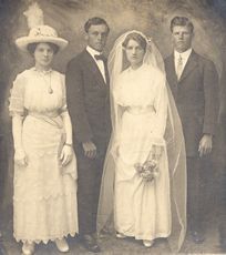 Wedding party in Vattmann, Texas, 1910