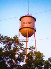 Water tower in Devine, Texas