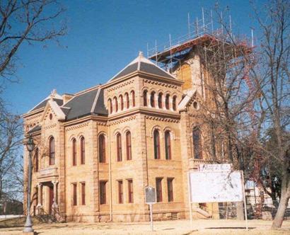 Llano TX, Llano County courthouse during the tower  retoration