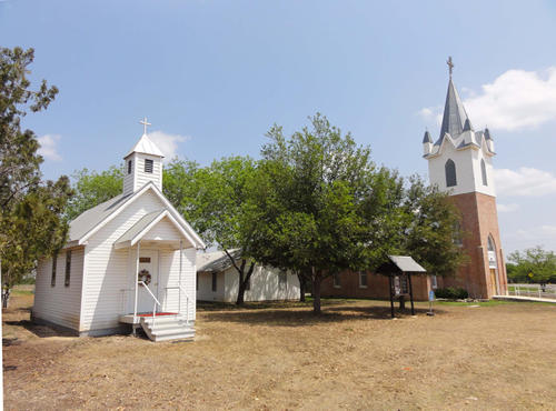 Quihi TX - Bethlehem Lutheran Church and chapel