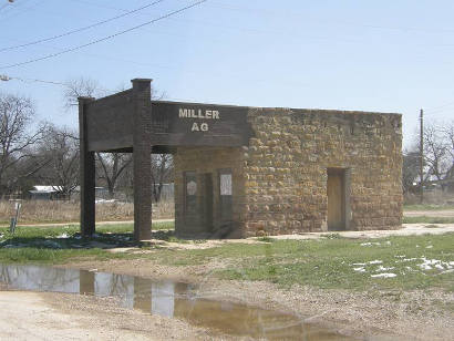 Richland Springs Tx - Closed gas station