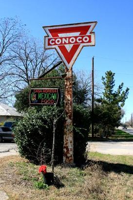 Solms Texas Conoco sign