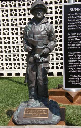 Sunray Texas - Sunray Memorial -  Fireman Statue