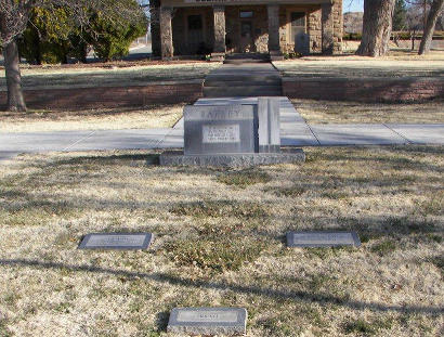 Tascosa TX - Cal Farley and Family Grave