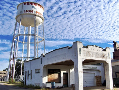 Henderson TX water tower and Sinclair service 