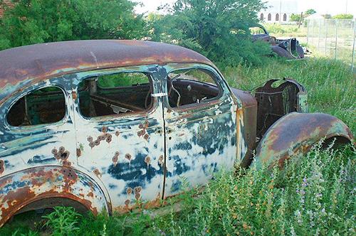 Rusted car in Toyah, Texas