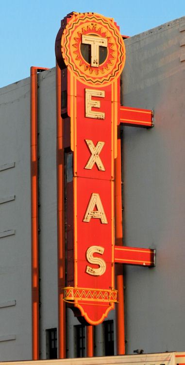 Raymondville TX - Texas Theatre Neon 