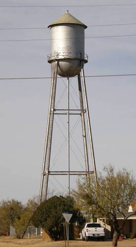 Crowell Texas water tower