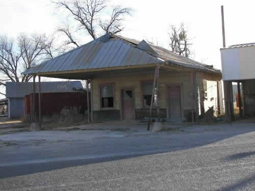 Eola Texas - Closed Gas Station