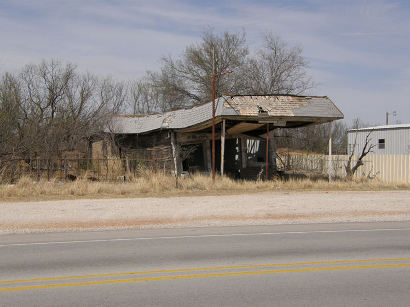 Mabelle Tx - Closed Gas Station
