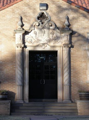 Rochester Tx School Entrance