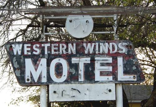 Rule Texas old motel neon sign