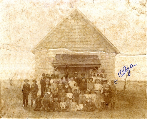 Sagerton TX - One room schoolhouse and  class photo, ca 1905