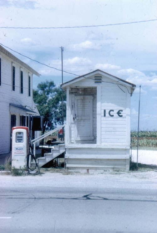 Wall TX -  Ice house