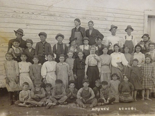 Dryden School 1912 class photo 